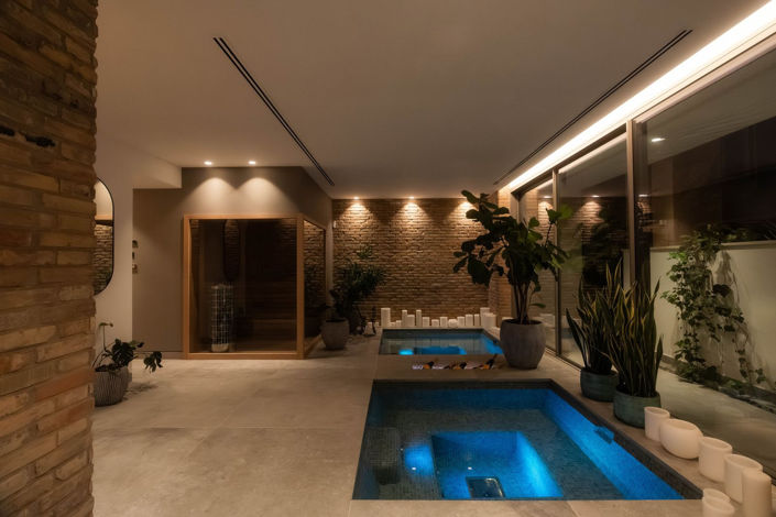 Image No.84-6 Bed Property for sale