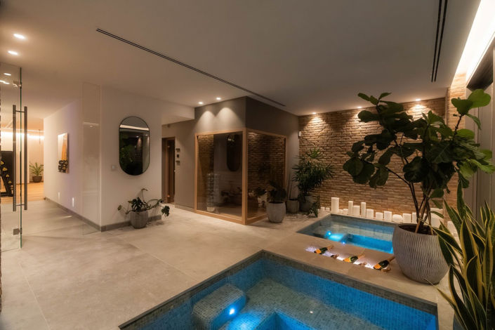 Image No.85-6 Bed Property for sale