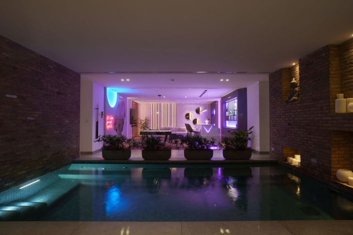 Image No.91-6 Bed Property for sale