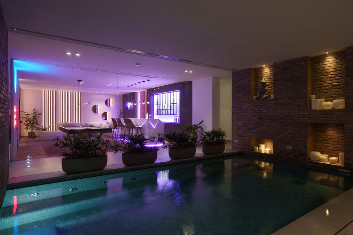 Image No.92-6 Bed Property for sale