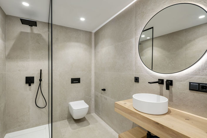 Image No.14-5 Bed Property for sale