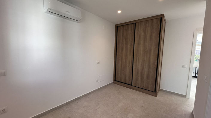 Image No.19-4 Bed Property for sale