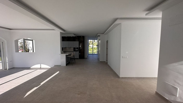 Image No.21-4 Bed Property for sale