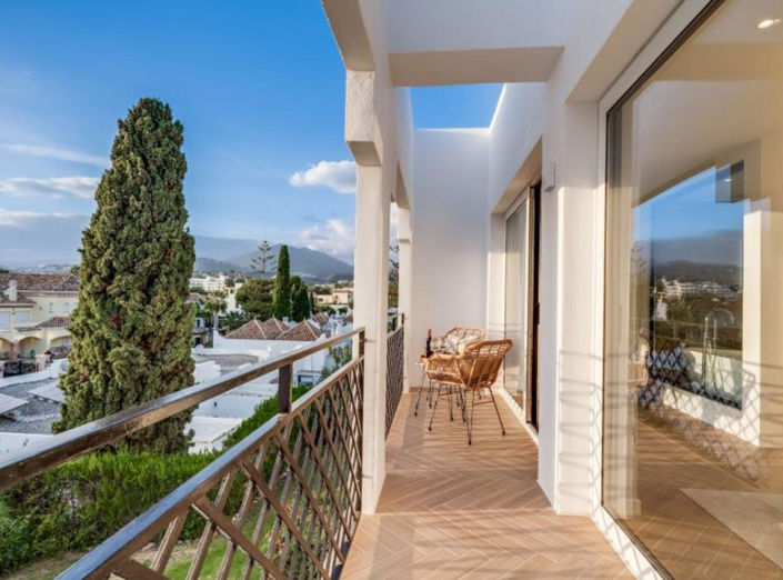 Image No.25-4 Bed Property for sale