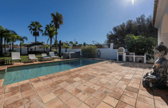 Image No.16-5 Bed Property for sale