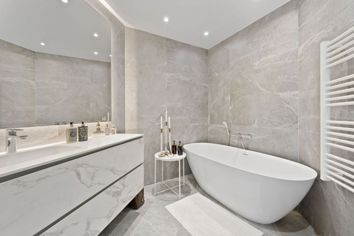 Image No.28-3 Bed Property for sale