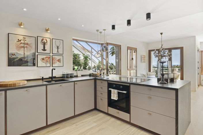 Image No.9-3 Bed Property for sale