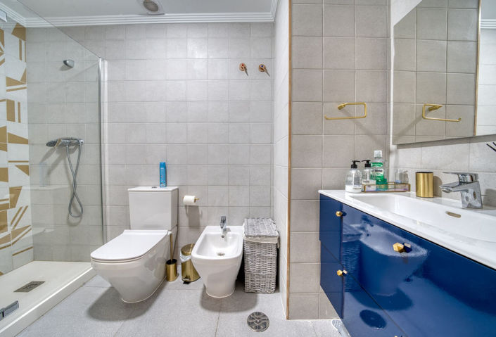 Image No.10-5 Bed Property for sale