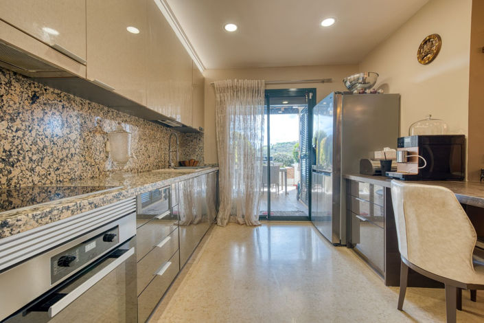 Image No.18-5 Bed Property for sale