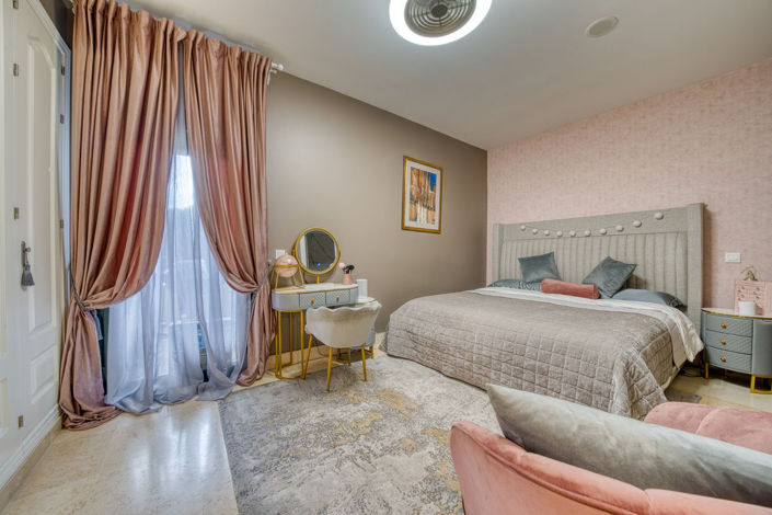 Image No.25-5 Bed Property for sale