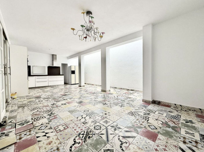 Image No.5-3 Bed Property for sale