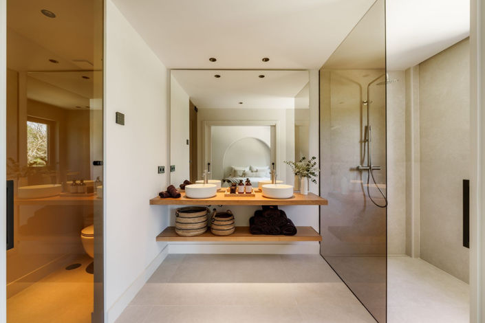 Image No.17-5 Bed Property for sale