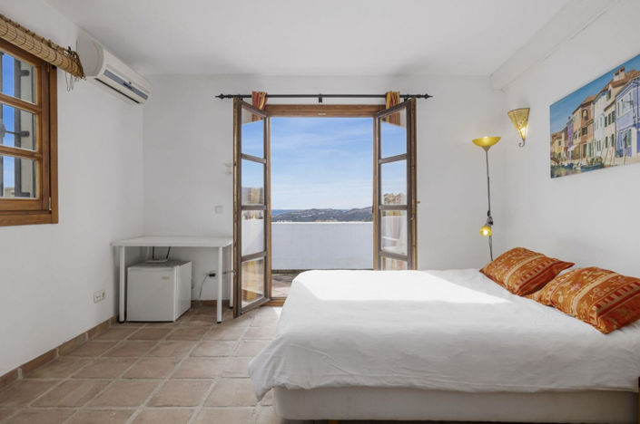 Image No.14-4 Bed Property for sale