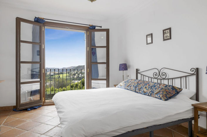 Image No.9-4 Bed Property for sale