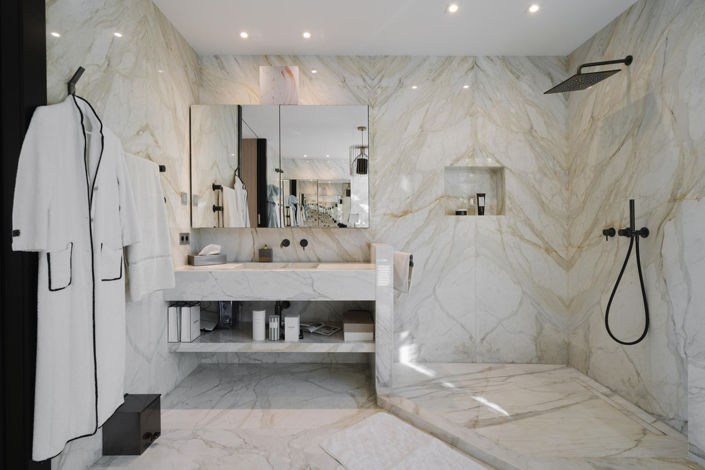 Image No.14-6 Bed Property for sale