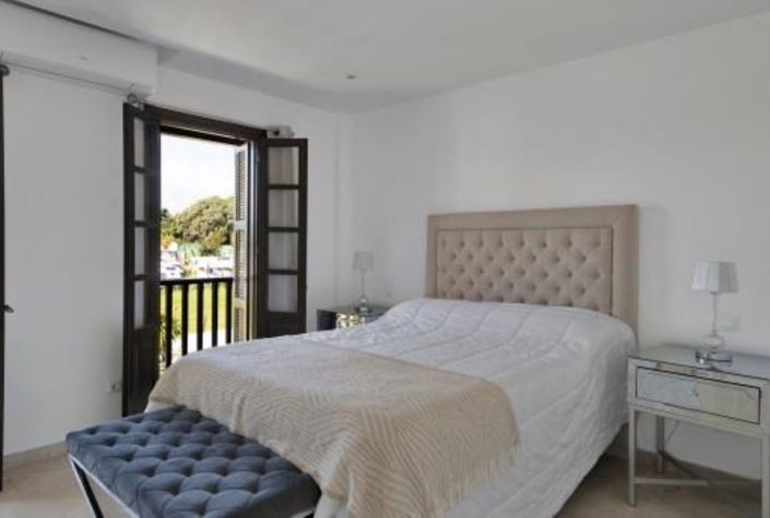 Image No.14-4 Bed Property for sale