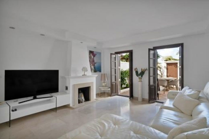 Image No.4-4 Bed Property for sale