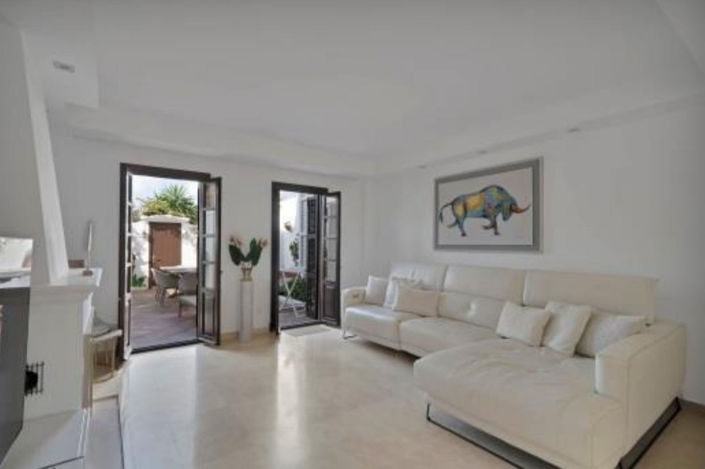 Image No.5-4 Bed Property for sale