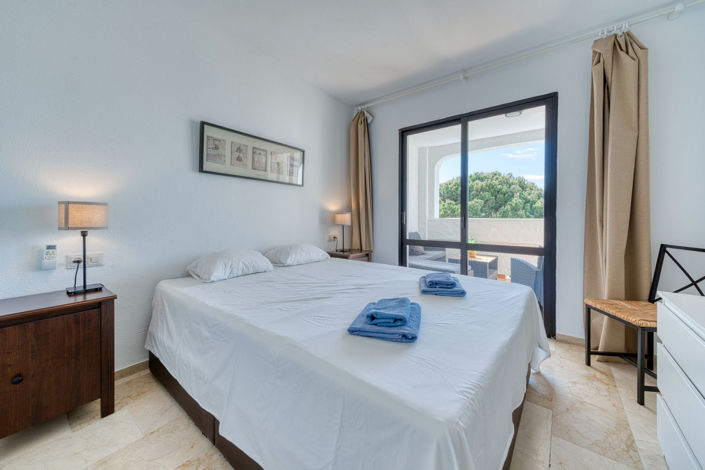 Image No.26-2 Bed Property for sale