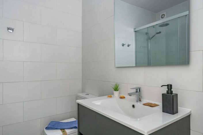 Image No.7-2 Bed Property for sale