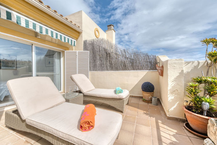 Image No.11-2 Bed Property for sale