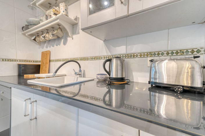 Image No.14-2 Bed Property for sale