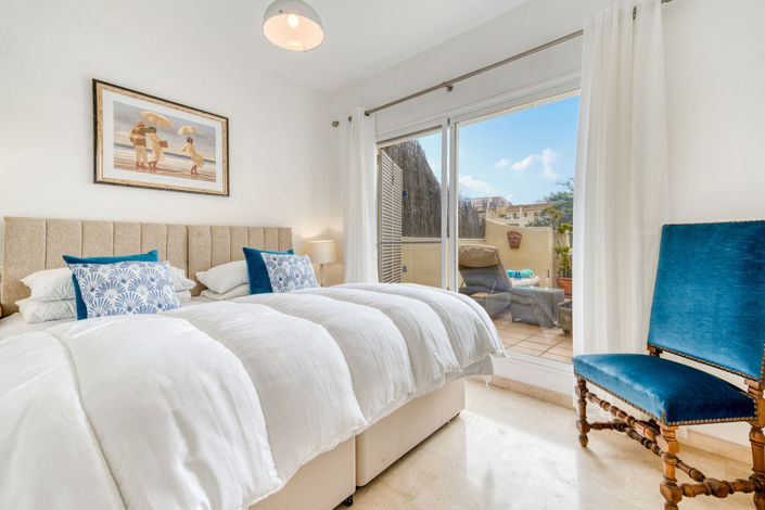 Image No.18-2 Bed Property for sale