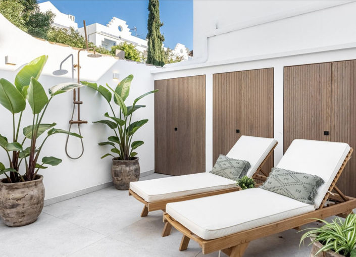 Image No.18-3 Bed Property for sale