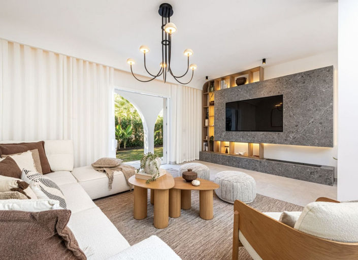 Image No.24-3 Bed Property for sale