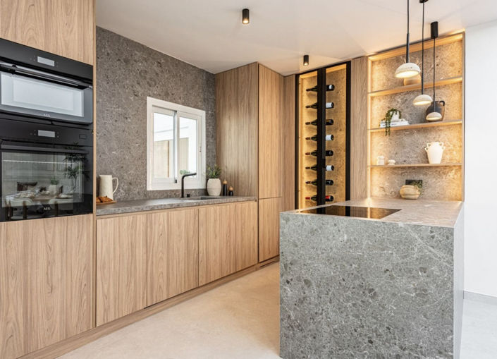 Image No.5-3 Bed Property for sale