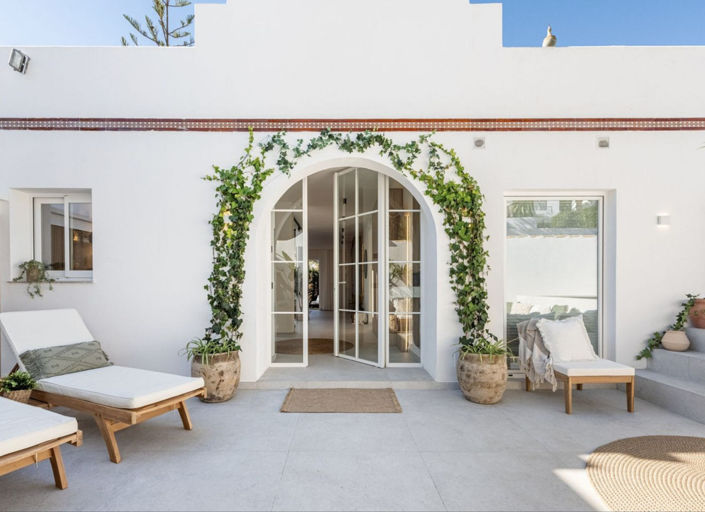 Image No.6-3 Bed Property for sale