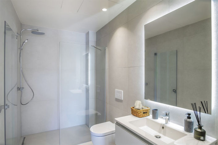 Image No.33-4 Bed Property for sale