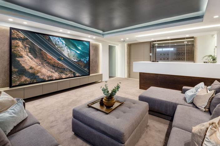 Image No.18-5 Bed Property for sale