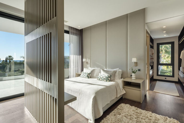 Image No.20-5 Bed Property for sale