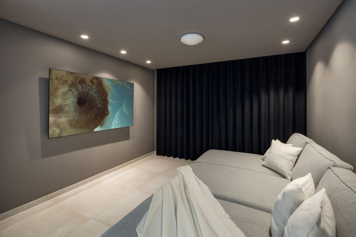 Image No.15-6 Bed Property for sale