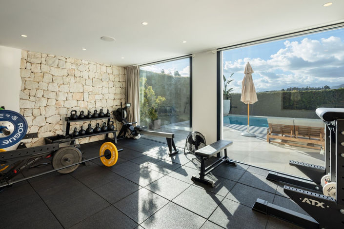 Image No.19-6 Bed Property for sale