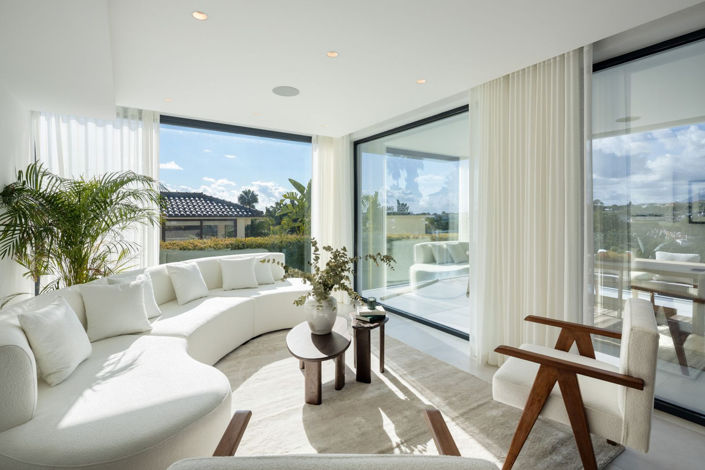 Image No.6-6 Bed Property for sale