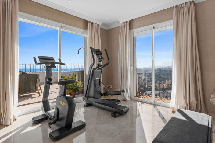 Image No.5-4 Bed Property for sale