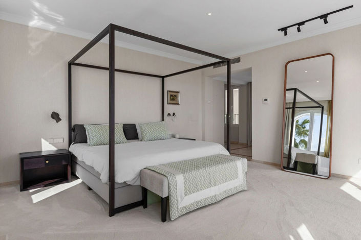 Image No.6-4 Bed Property for sale