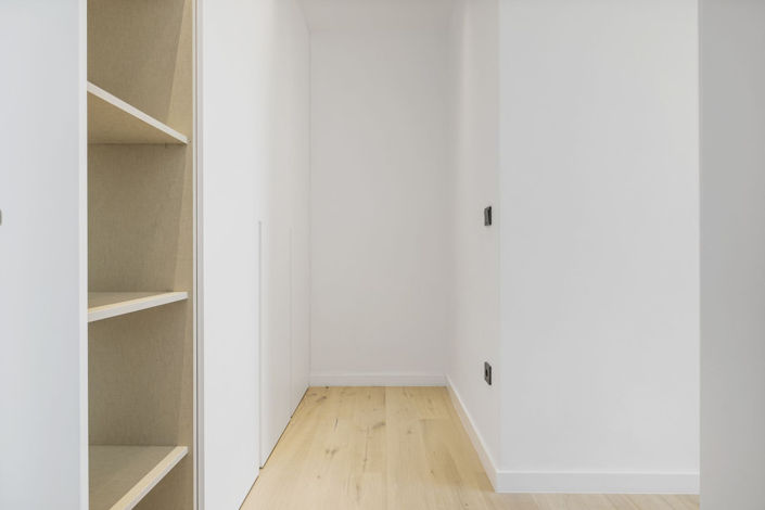 Image No.18-4 Bed Property for sale