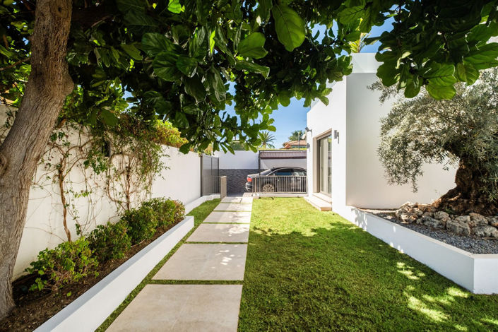 Image No.14-5 Bed Property for sale