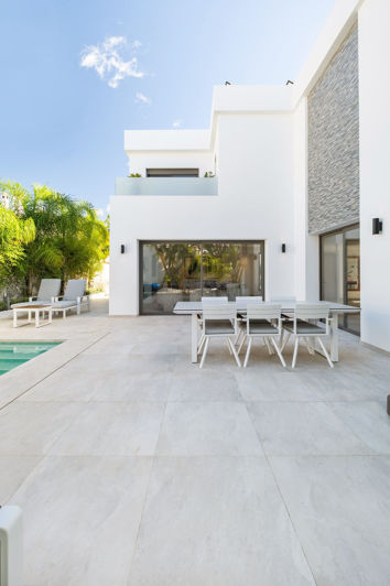 Image No.37-5 Bed Property for sale