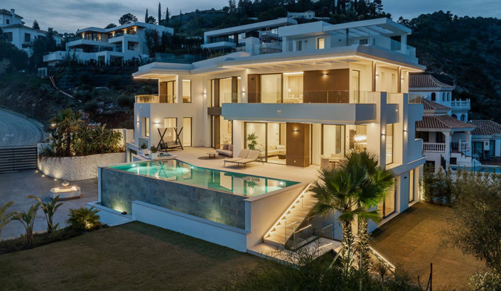 Image No.1-6 Bed Property for sale