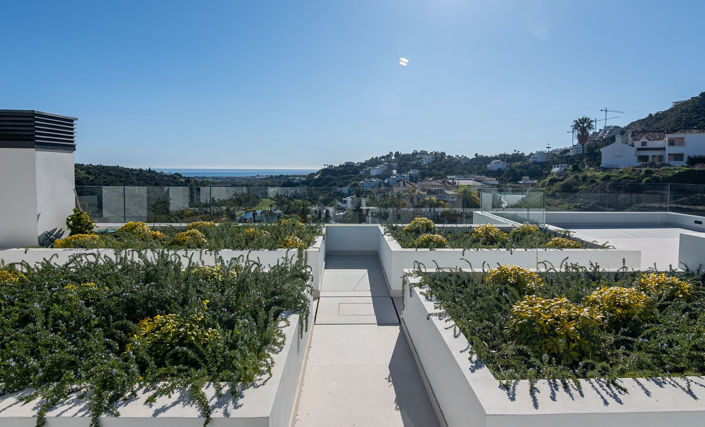 Image No.25-6 Bed Property for sale