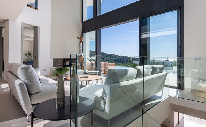 Image No.6-6 Bed Property for sale