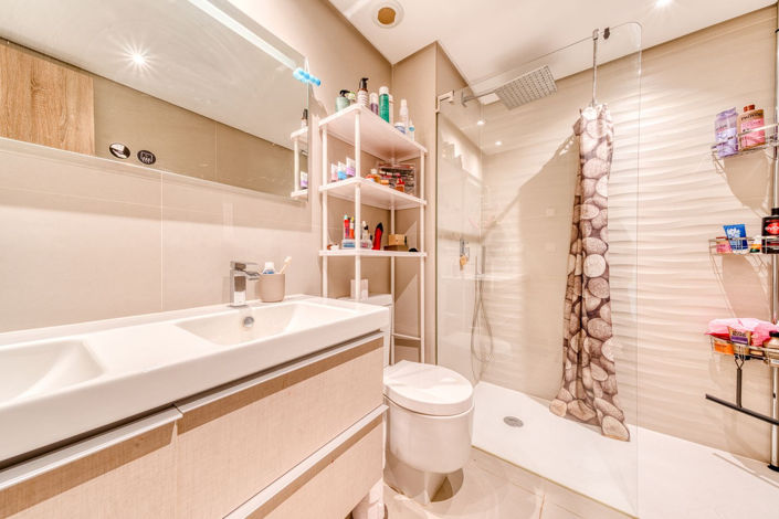 Image No.23-3 Bed Property for sale