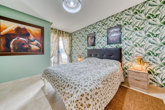 Image No.24-3 Bed Property for sale