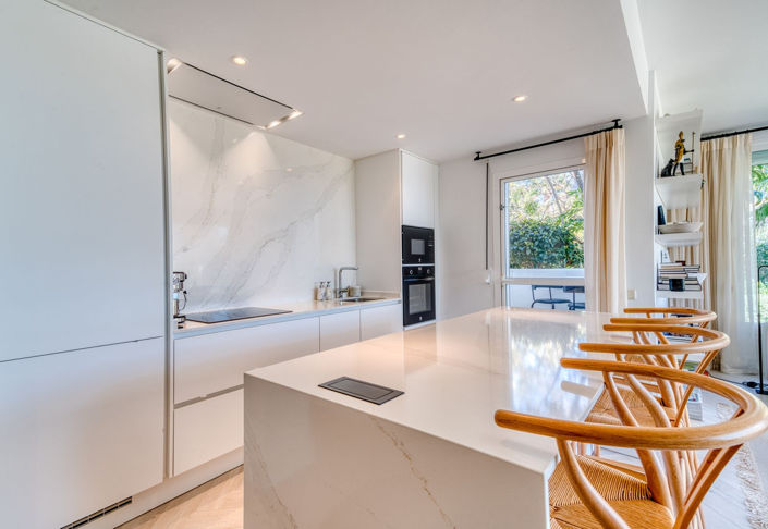 Image No.13-3 Bed Property for sale