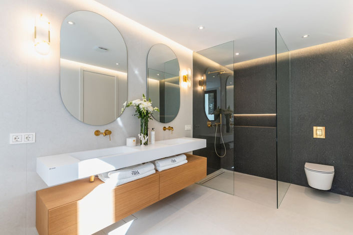 Image No.13-4 Bed Property for sale