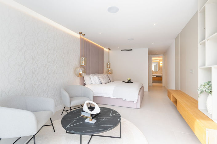 Image No.17-4 Bed Property for sale